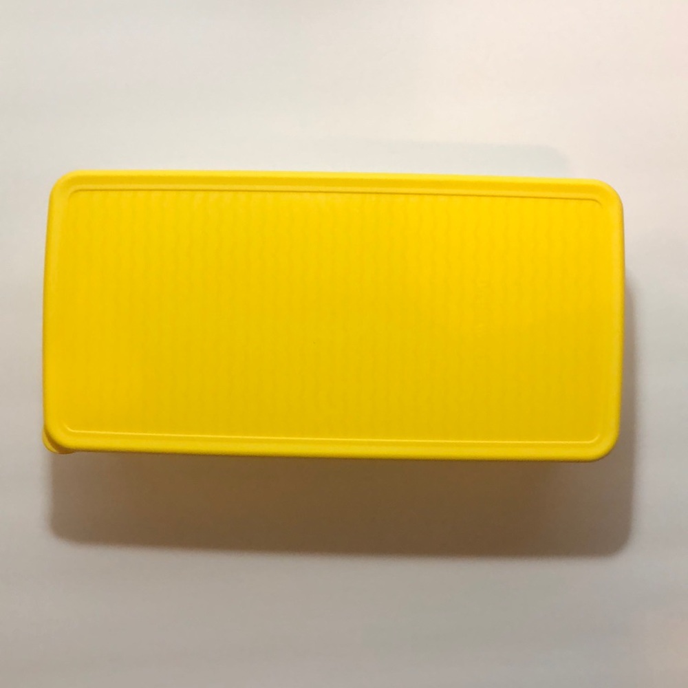 NWOT Tupperware FridgeSmart Medium/Long - Picture 3 of 3